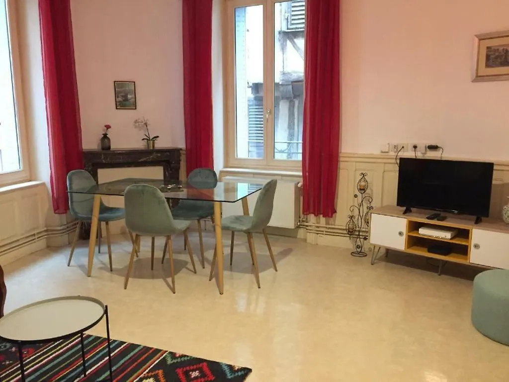Appartamento Cap Coutellerie - Sejours Pros Ou Familles En Hypercentre De Thiers